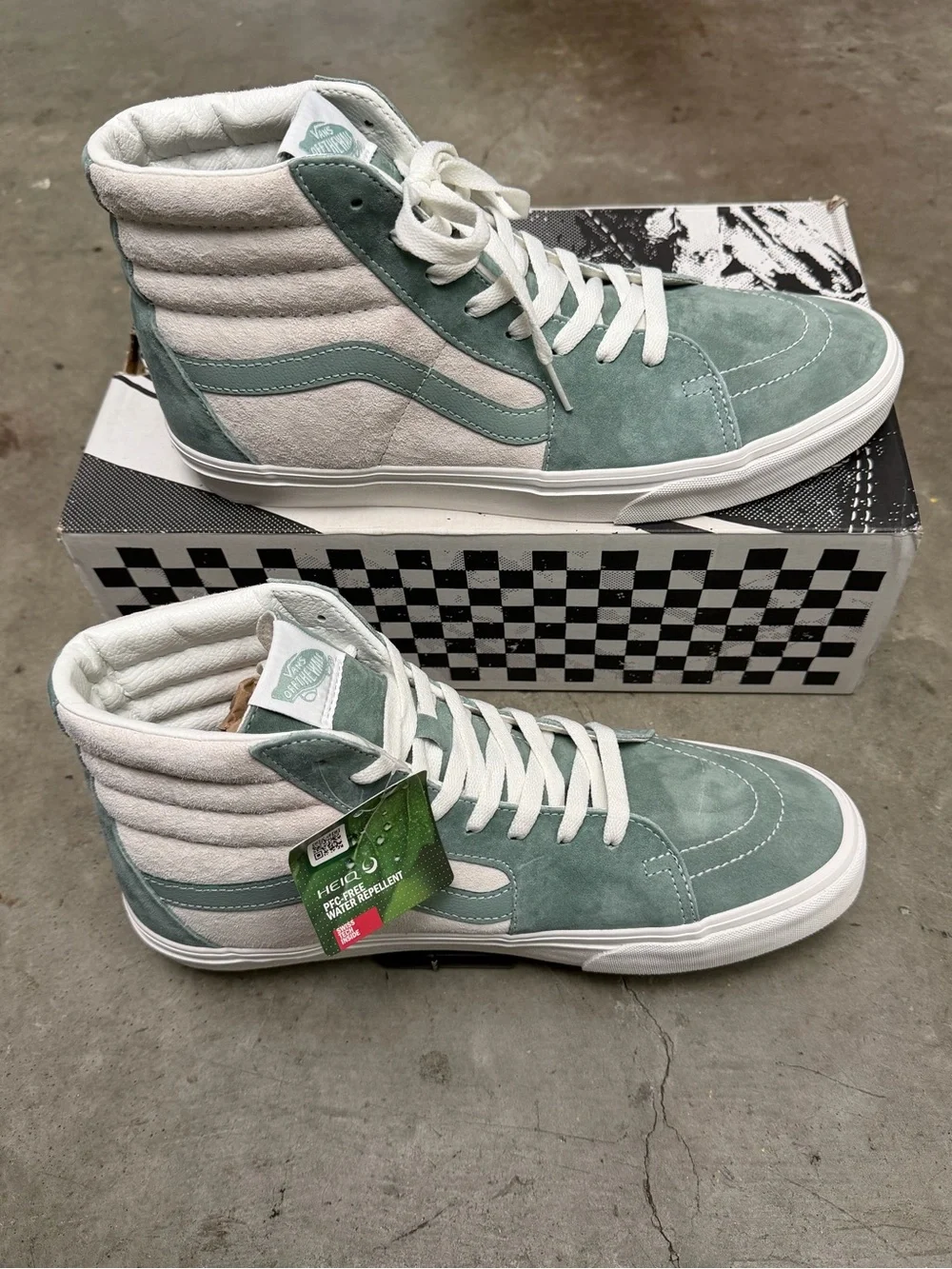 Vans Sk8-Hi Green & white suede high-top shoes